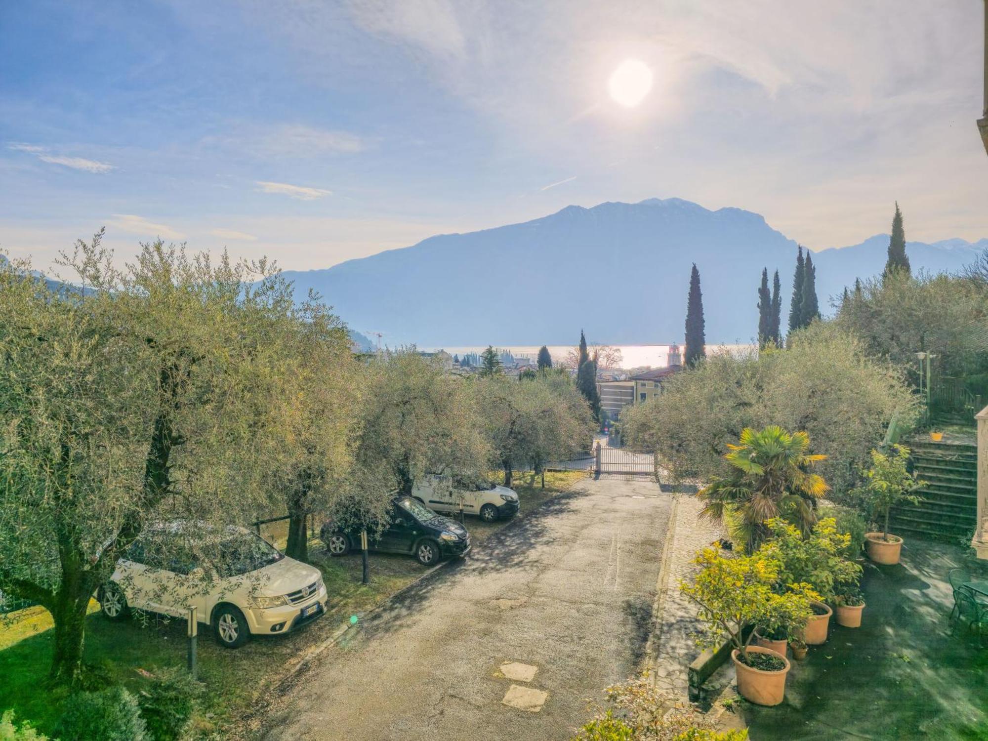 Aparthotel Englovacanze Riva del Garda Exterior foto