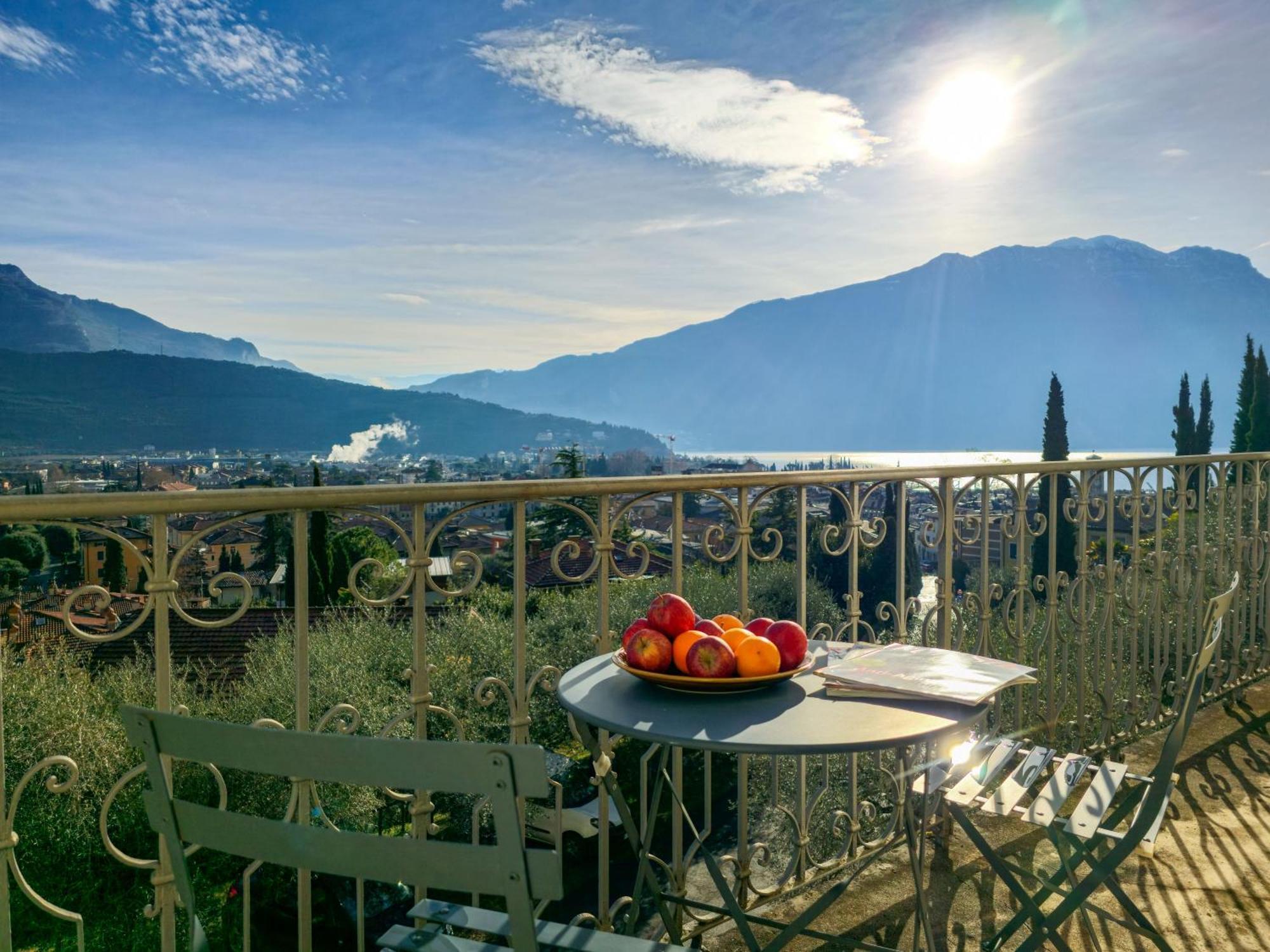Aparthotel Englovacanze Riva del Garda Exterior foto