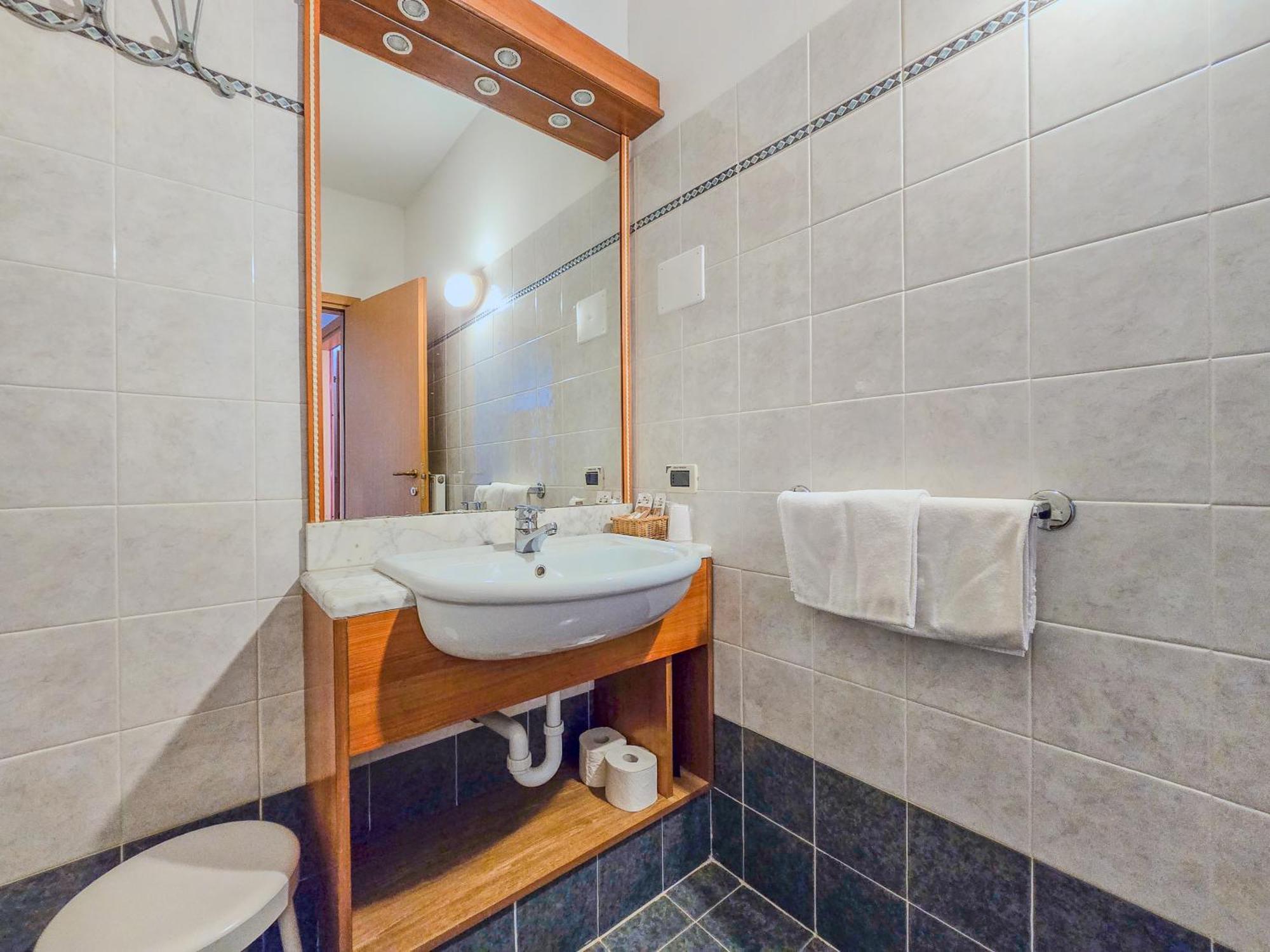 Aparthotel Englovacanze Riva del Garda Exterior foto