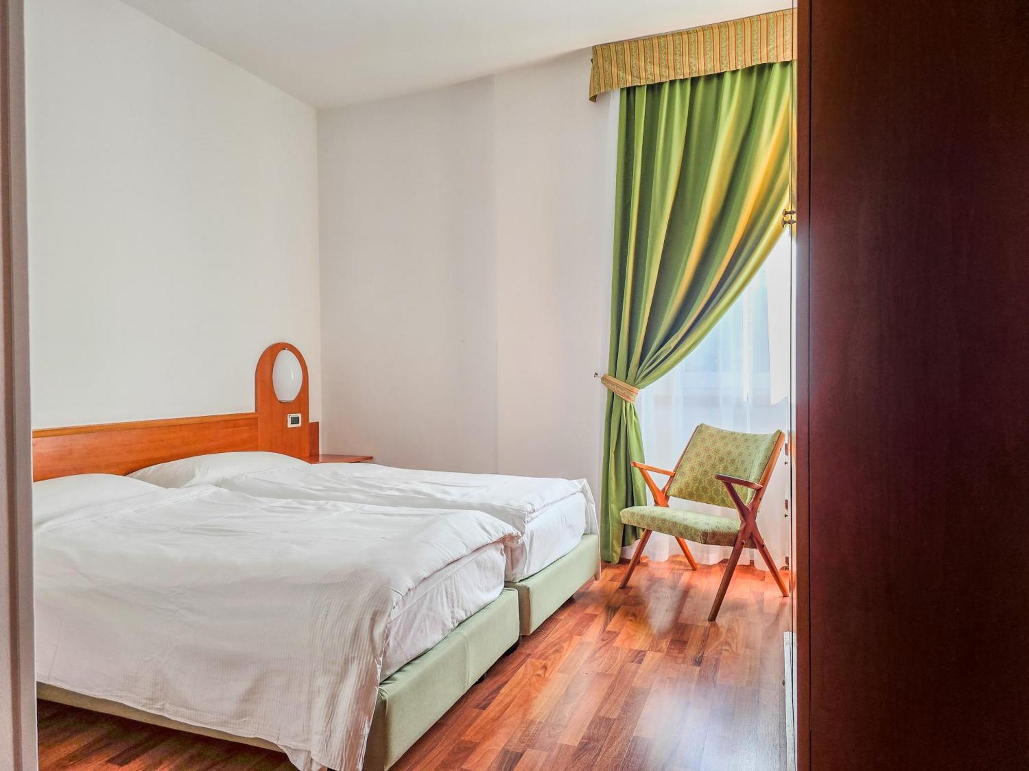 Aparthotel Englovacanze Riva del Garda Exterior foto