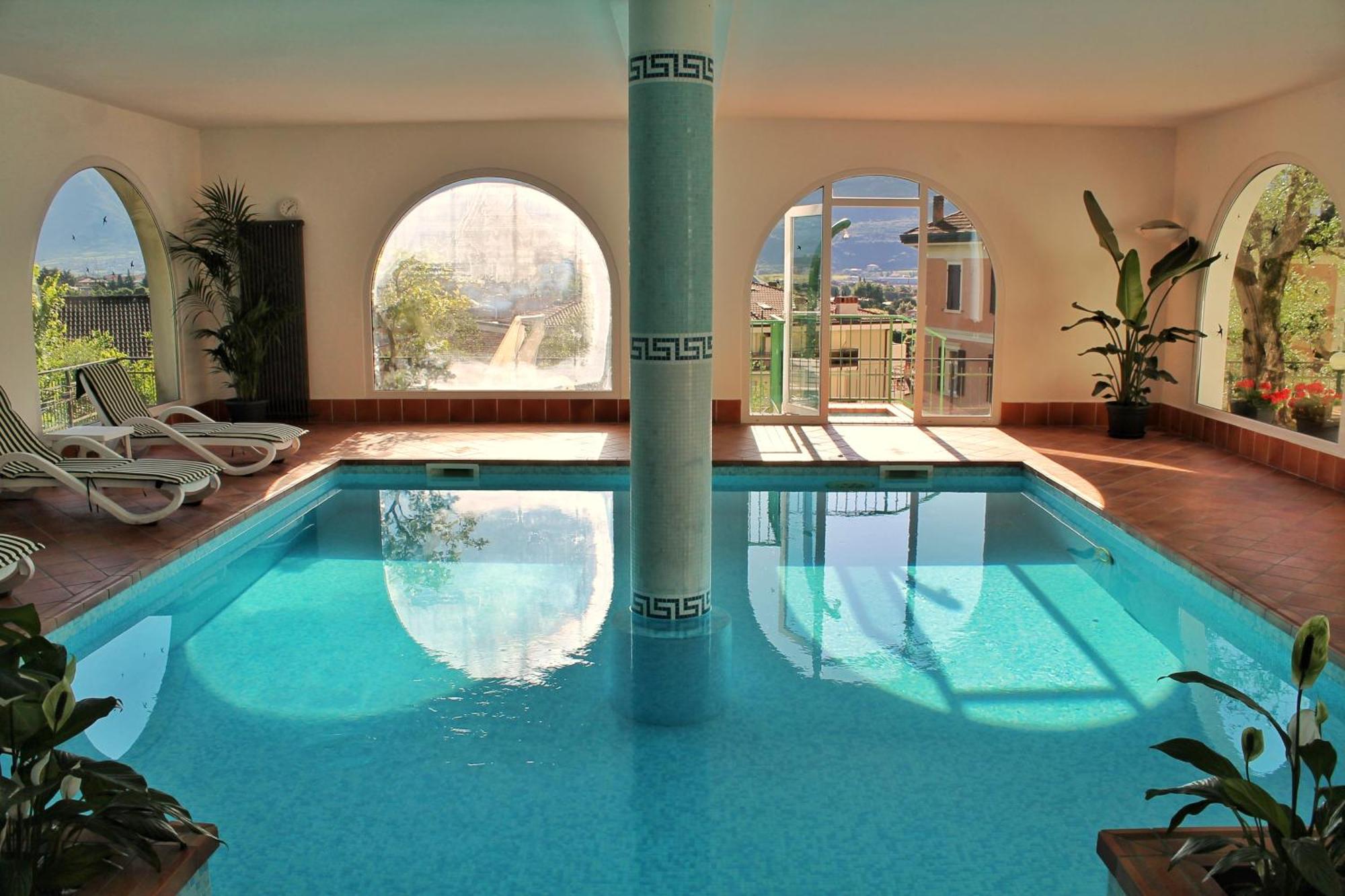 Aparthotel Englovacanze Riva del Garda Exterior foto